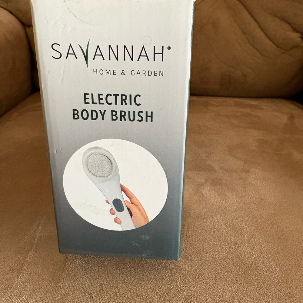 Savannah White and Black Electric Body Brush - Picture 4 of 6